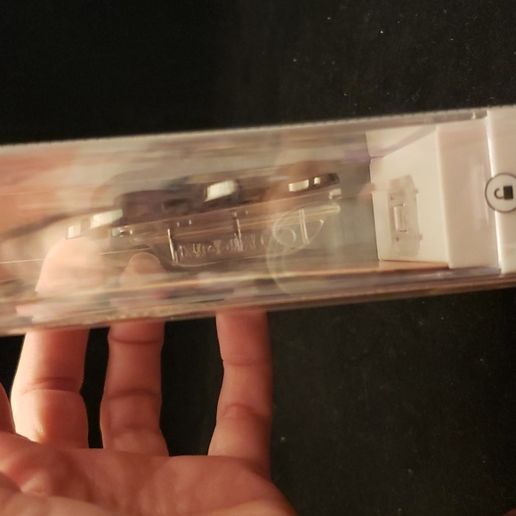 Disney parks limited edition "orange bird" Figpin NIB - Picture 4 of 4